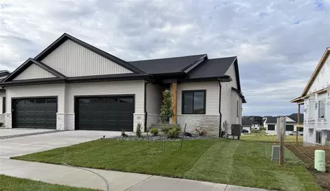 1225 Berkshire Ln, North Liberty, IA 52317