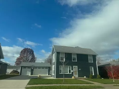 945 S 2nd, Washington, IA 52353