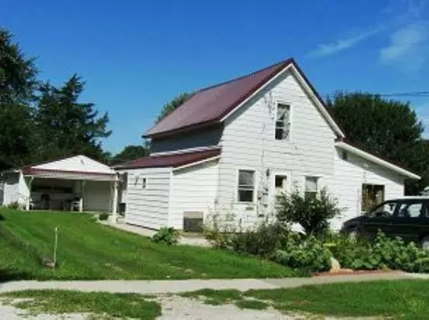 717 S 7th Ave, Washington, IA 52353