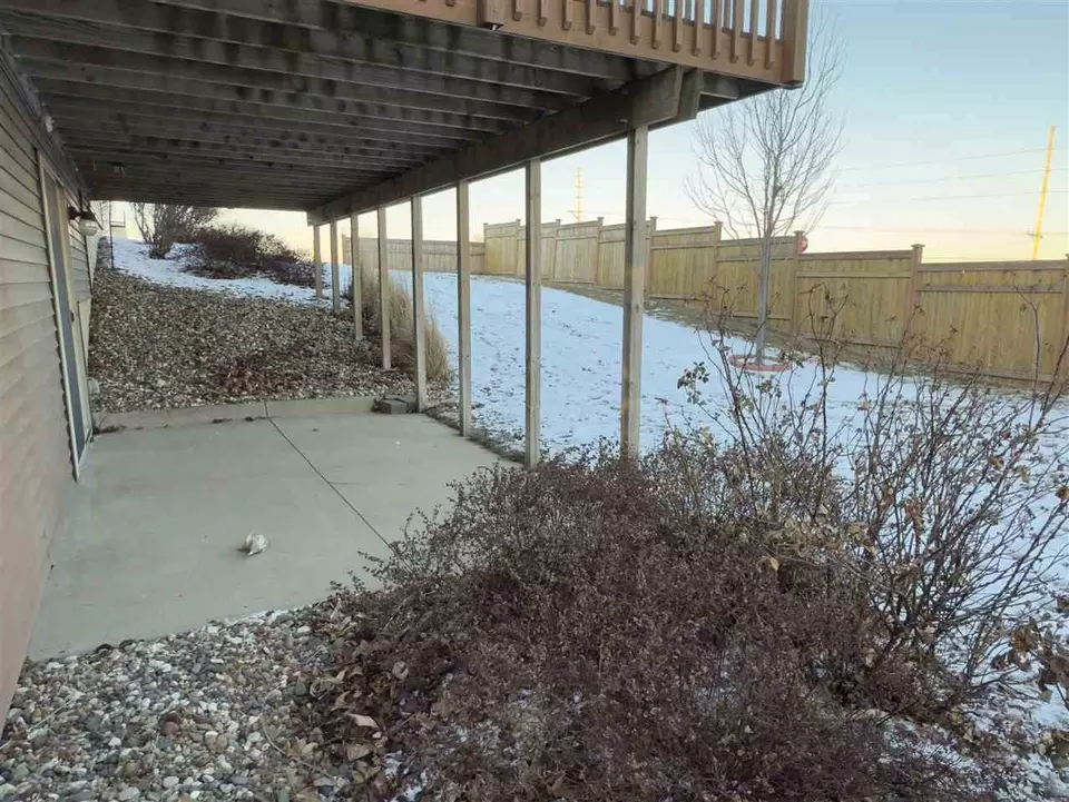 Exterior - 189 Kenton Way, Williamsburg, IA 52361 photo 4 of 7