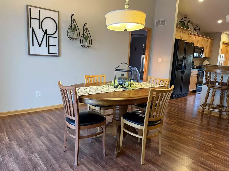 Dining - 189 Kenton Way, Williamsburg, IA 52361 photo 2 of 2