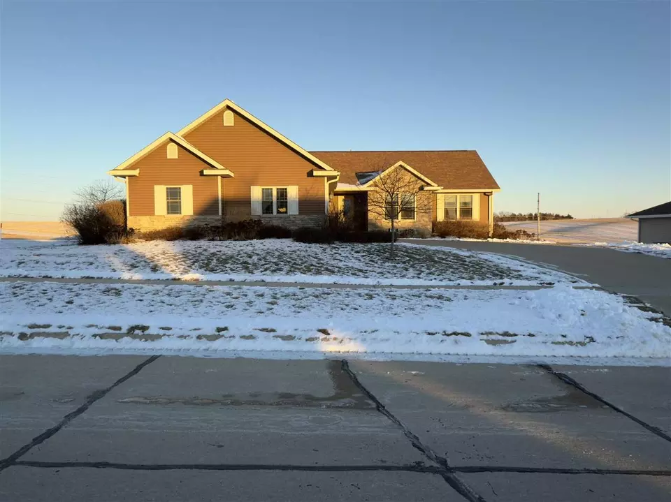 Exterior - 189 Kenton Way, Williamsburg, IA 52361 photo 2 of 7