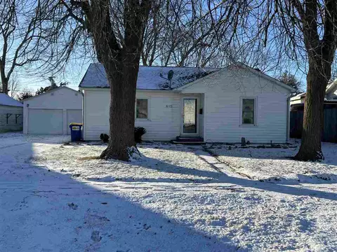 815 N 8th Ave, Washington, IA 52353