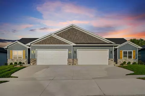 931 Dubs Dr, Iowa City, IA 52246