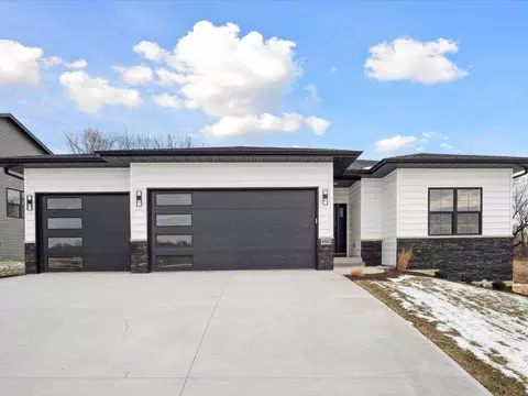 4662 Preston Ln, Iowa City, IA 52246