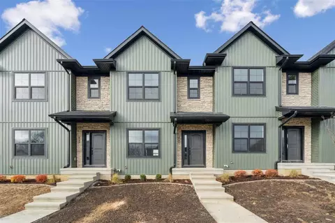 4745 Preston Ln, Iowa City, IA 52246