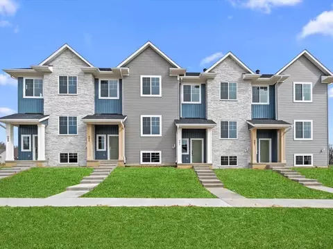 964 Dubs Dr, Iowa City, IA 52246