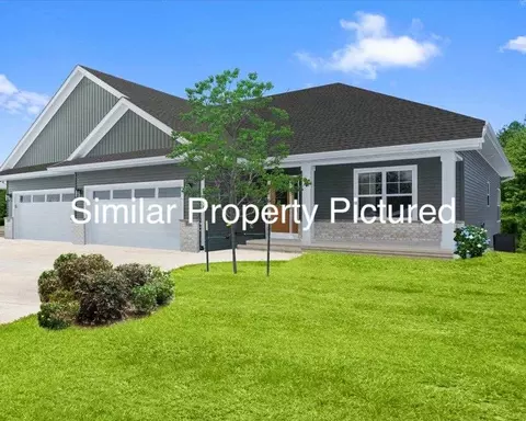 694 Maclan Ct, Iowa City, IA 52246