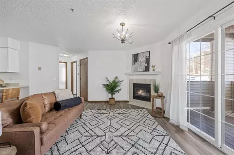2478 Rushmore Dr, Iowa City, IA 52246