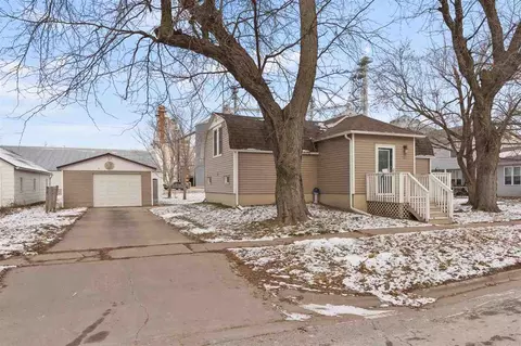 121 C Ave, Kalona, IA 52247