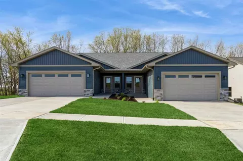 1060 Switchgrass Ln, Ely, IA 52227 photo 3
