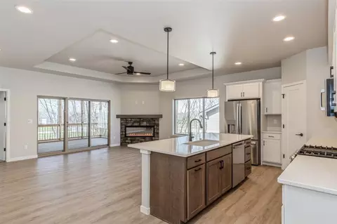 1060 Switchgrass Ln, Ely, IA 52227 photo 4