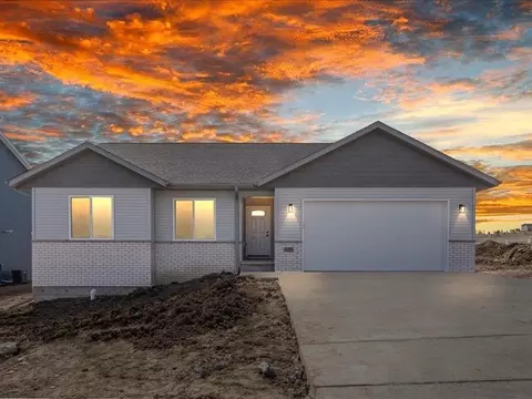 312 Galileo Dr, Riverside, IA 52327