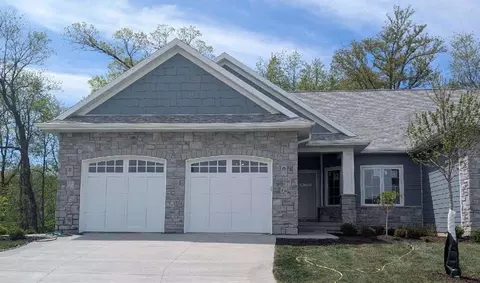 16 Pond Ridge Cir, Coralville, IA 52241