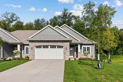 14 Pond Ridge Cir, Coralville, IA 52241