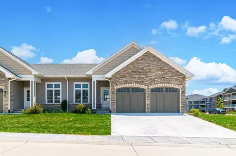 2889 Crimson Ln UNIT B, Coralville, IA 52241
