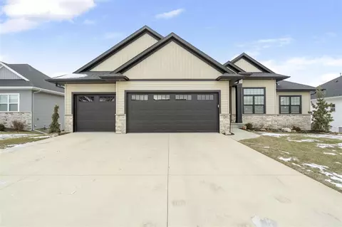 1210 Salm Dr, North Liberty, IA 52317