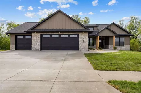 160 Pleasant Hill Dr NE, Swisher, IA 52338