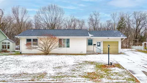 1230 Ridge Rd, Columbus Junction, IA 52738