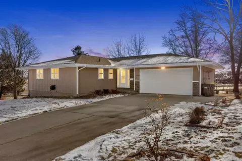 1209 Ashley Dr, Iowa City, IA 52246