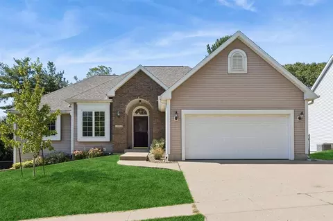 1059 Weeber St, Iowa City, IA 52246