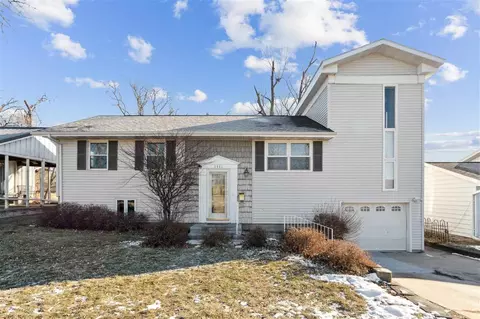 1119 Cheyenne Rd NW, Cedar Rapids, IA 52405