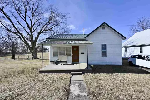 307 West St, West Chester, IA 52359