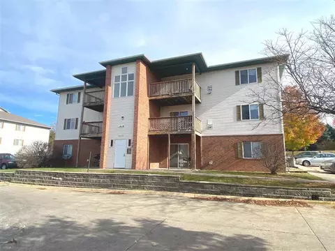 151 S Scott Blvd, Iowa City, IA 52245