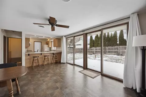 1704 Glendale Rd, Iowa City, IA 52245