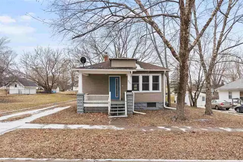 825 S Avenue B, Washington, IA 52353