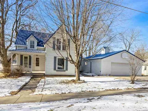 302 N 4th St, West Branch, IA 52358