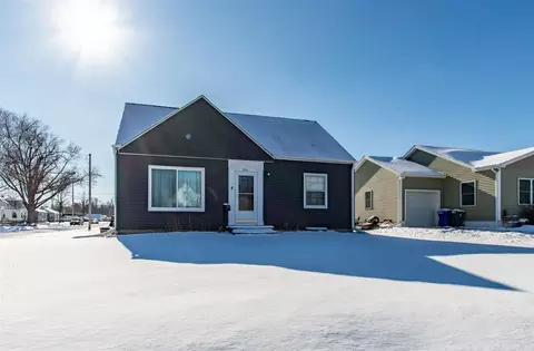3241 Dalewood Ave SE, Cedar Rapids, IA 52403