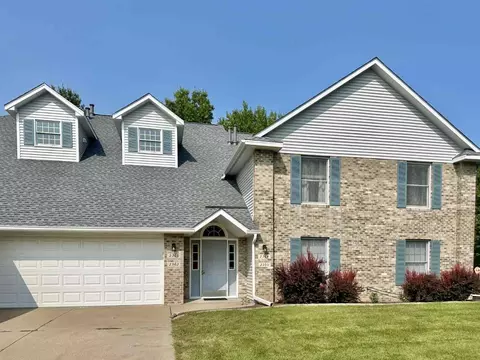 2364 Willowbrooke Ln, Iowa City, IA 52246