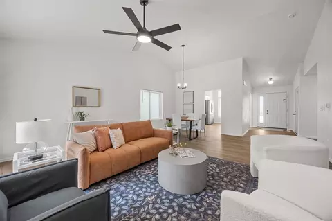 2189 Westminster Cir, Coralville, IA 52241