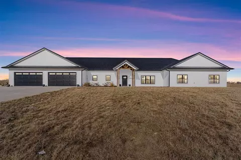 2168 150th St, Washington, IA 52353