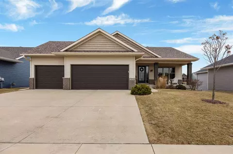 2848 Wagon Wheel Dr, Iowa City, IA 52240