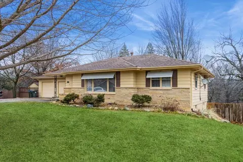 1606 Prairie Du Chien Rd, Iowa City, IA 52245