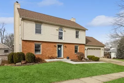 1806 Brown Deer Trl, Coralville, IA 52241