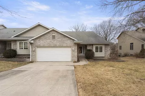 2518 Bluffwood Cir, Iowa City, IA 52245