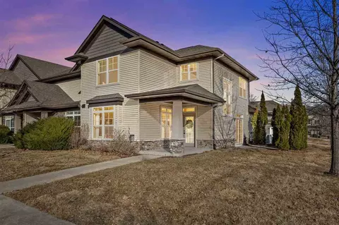 702 Arch Rock Rd, Iowa City, IA 52245
