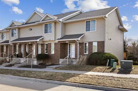 4871 Cardigan Ln, Iowa City, IA 52245