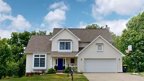 733 Arlington Dr, Iowa City, IA 52245