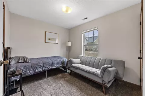 Bedroom - 917 9th Ave SE, Cedar Rapids, IA 52401 photo 1 of 6