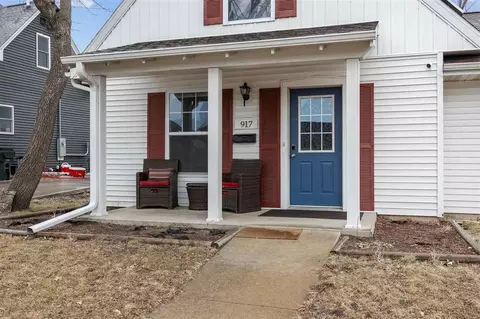 Exterior - 917 9th Ave SE, Cedar Rapids, IA 52401 photo 2 of 4