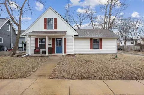 917 9th Ave SE, Cedar Rapids, IA 52401