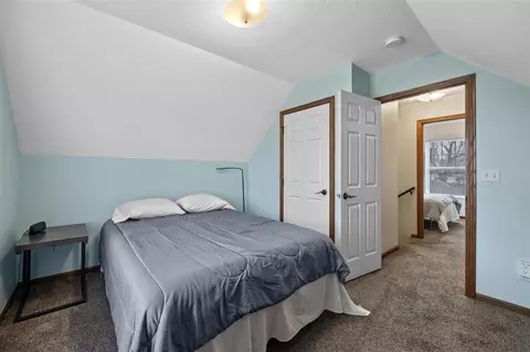 Bedroom - 917 9th Ave SE, Cedar Rapids, IA 52401 photo 6 of 6