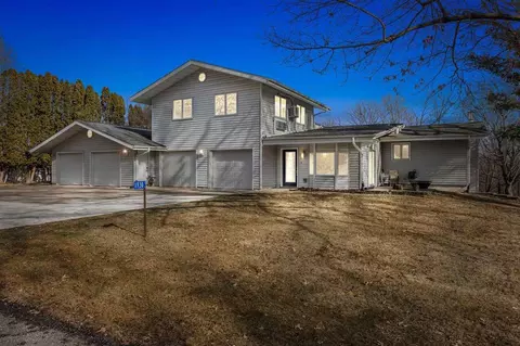 1930 NE Sunset Dr, Solon, IA 52333
