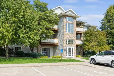 2538 Rushmore Dr, Iowa City, IA 52246