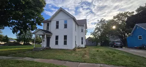 308 N Avenue C, Washington, IA 52353