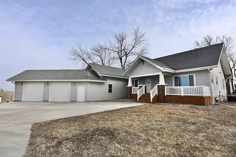 2190 337th St, North English, IA 52316